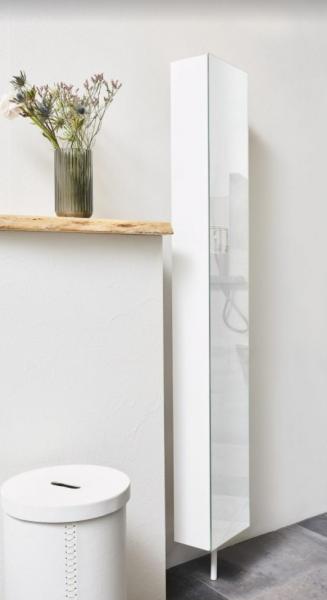 Cassøe drejeskab m/spejl og hylder - Mat hvid Cassøe drejeskab m/spejl og hylder - Mat hvid