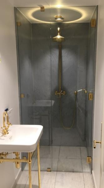 Bath brused&oslash;r med fast side - Messing