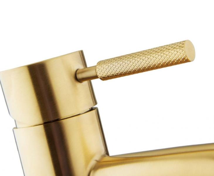 Cass&oslash;e Crystal Cut komplet pakke til badev&aelig;relset - B&oslash;rstet messing