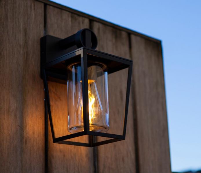 Lutec Tradition West udendørslampe - Mat sort Lutec Tradition West udendørslampe - Mat sort