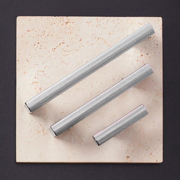 Beslagsboden B651 m&oslash;belgreb m/crystal cut - Krom