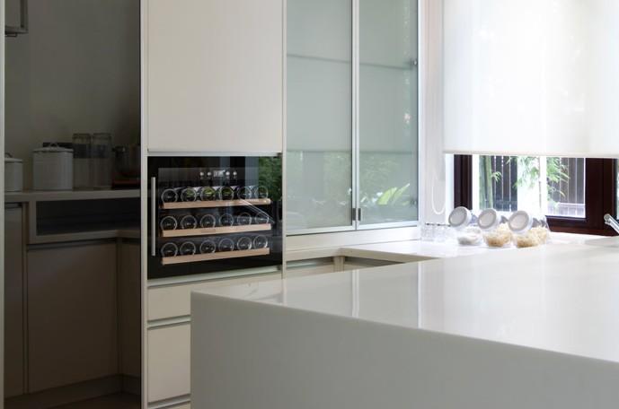 Cavin Scandinavian Collection 18 indbygget vink&oslash;leskab - Sort